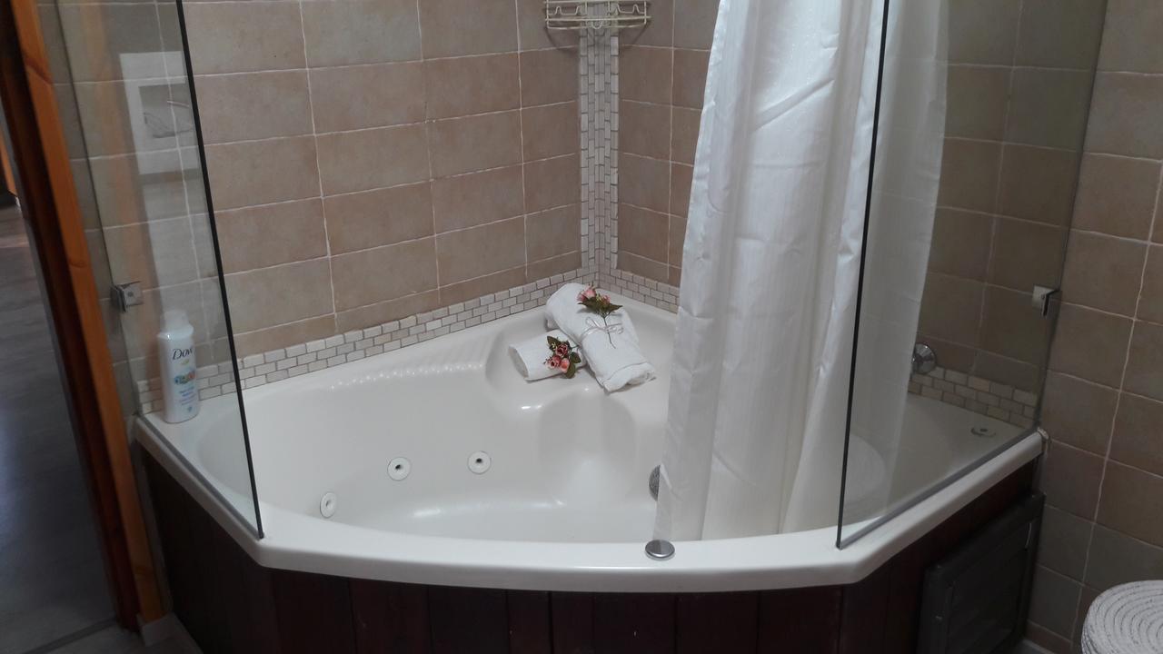 בין יער לים Vila Shelomi Exterior foto